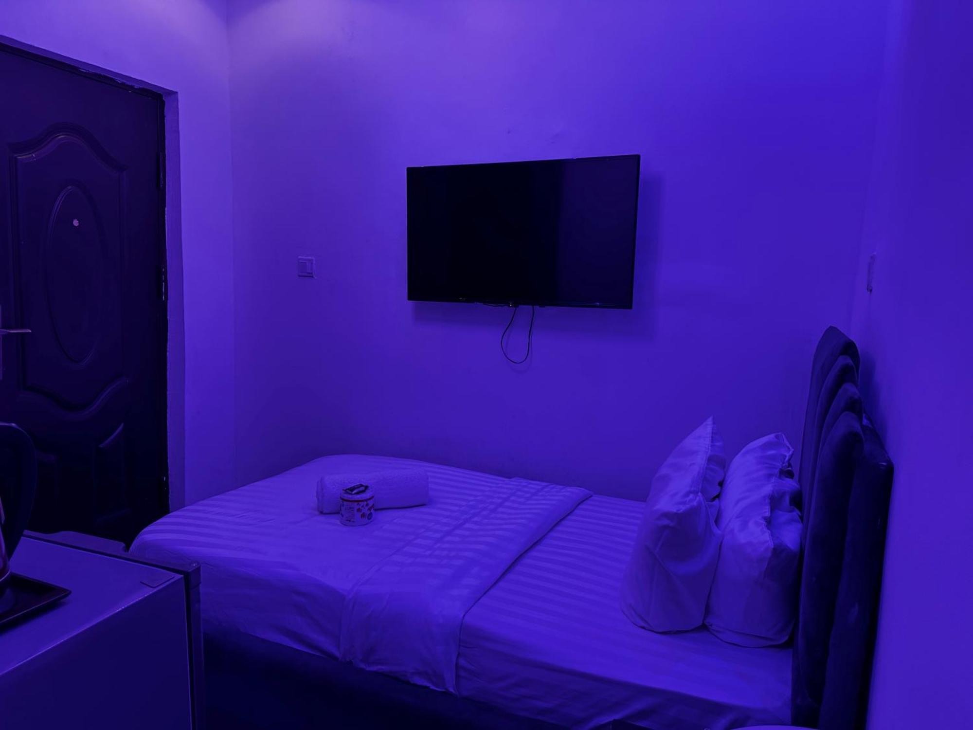 Vhs Vinchee Suites Лагос Экстерьер фото